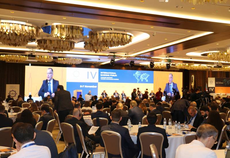 IV BEYNƏLXALQ BANKÇILIQ FORUMU – NAĞDSIZ İQTİSADİYYAT: DAYANIQLI BANKÇILIĞA DOĞRU Forumu keçirilib