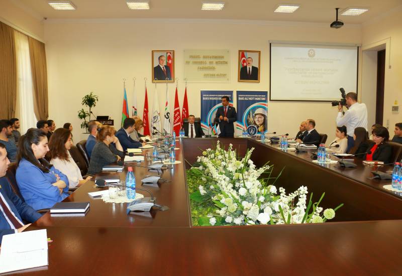 Public Lecture on Successful Economic Reforms Held at Baku Higher Oil School