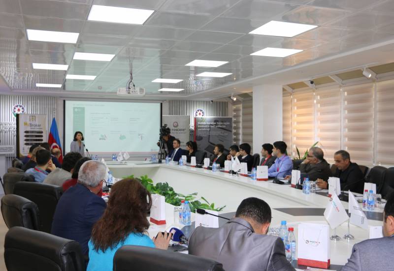 “Bir Pəncərə” İxraca Dəstək Mərkəzində “Ticarətin maliyyələşdirilməsi” mövzusunda təlim keçirilib
