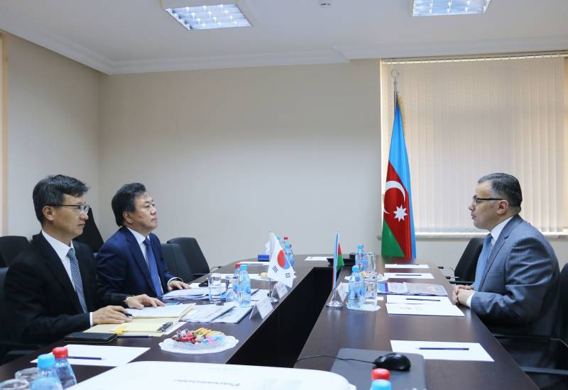 Vüsal Qasımlı Koreya səfirini qəbul edib
