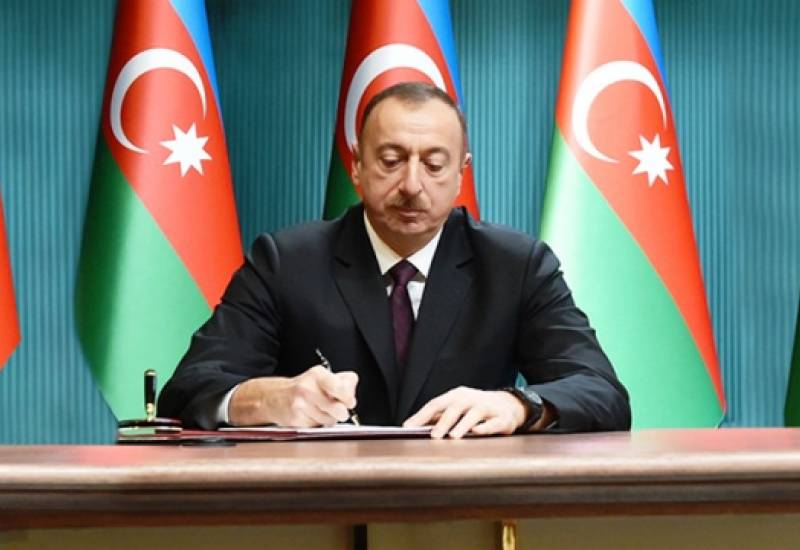 Prezident İlham Əliyev əmanətlərin tam sığortalanmasını daha 1 il uzadır