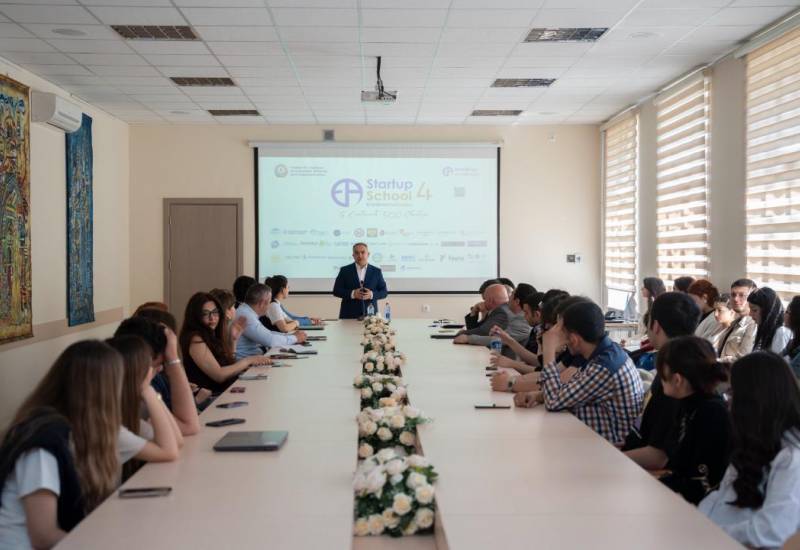 Training and info session held at ADMIU within the framework of "Startup School 4"
