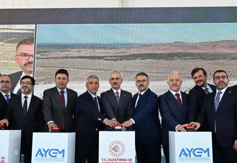 Qars-İğdır-Aralık-Dilucu dəmir yolu Zəngəzur dəhlizinin açılmasını daha da sürətləndirəcək