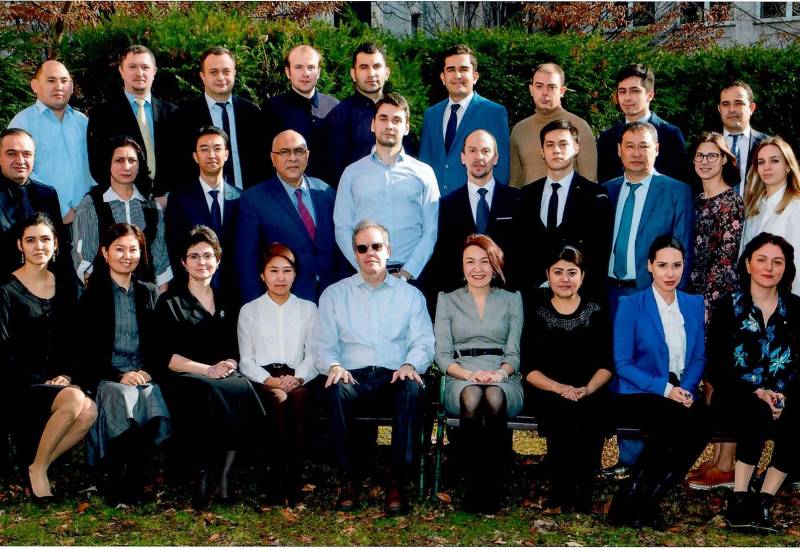 CAERC Manager Participates in Macroeconomic Management Seminar in Vienna