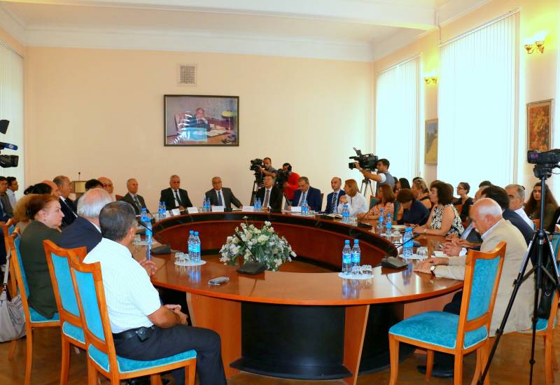 A Roundtable on “Economic Reforms in Azerbaijan: Achievements and Prospects” Held