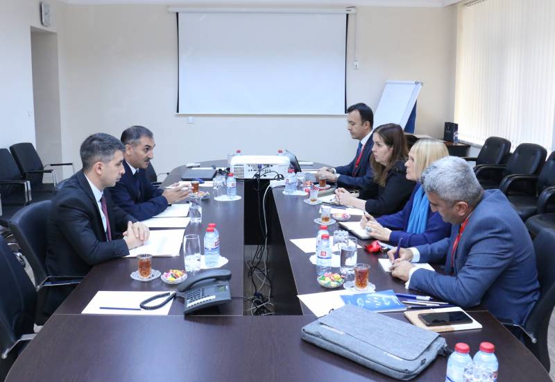 İİTKM-də Asiya İnkişaf Bankı nümayəndələri ilə görüş keçirilib
