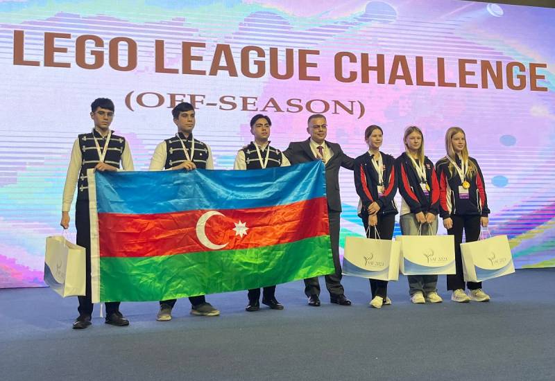 Vusal Gasimli awarded prizes to the winners of the International STEAM Azerbaijan Festival