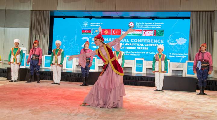 National Dances of Turkic Peoples / Azerbaijan State Song and Dance Ensemble Named After F. Amirov